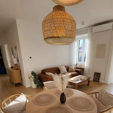 Maris - In Historical Center Of זאדאר