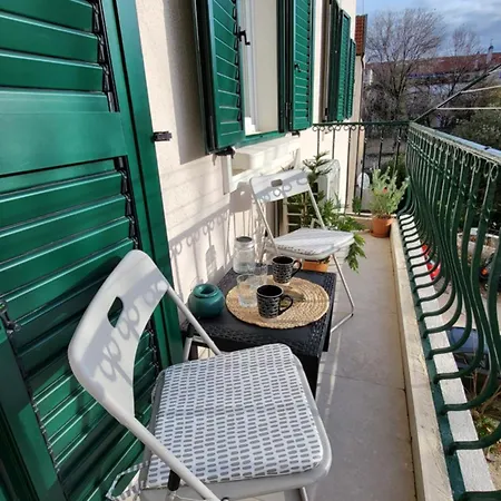 Maris - In Historical Center Of *