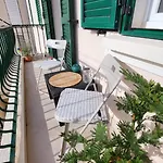 Maris - In Historical Center Of Apartman *
