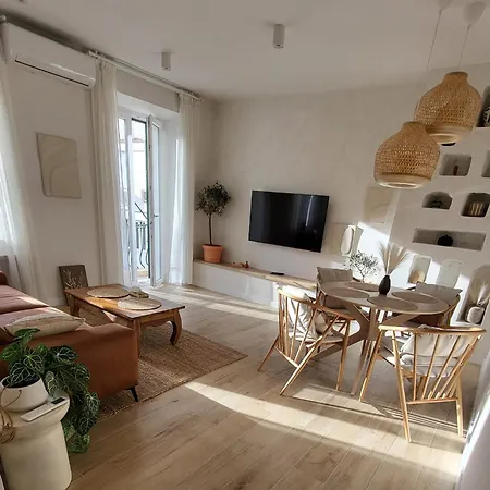 Maris - In Historical Center Of アパート *