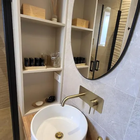 Maris - In Historical Center Of *